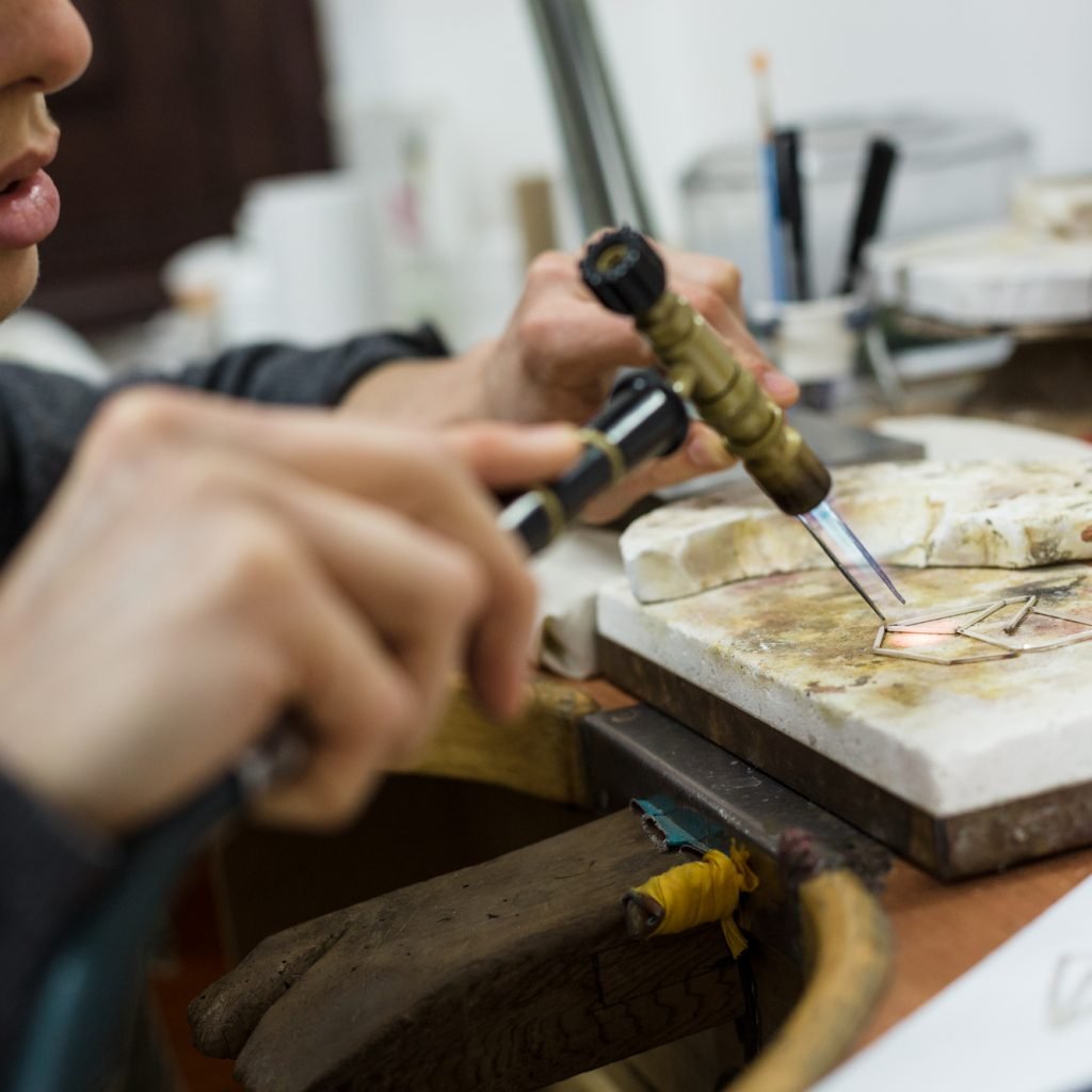 EVYENIA TZORTZI ARTISTA JOYERA